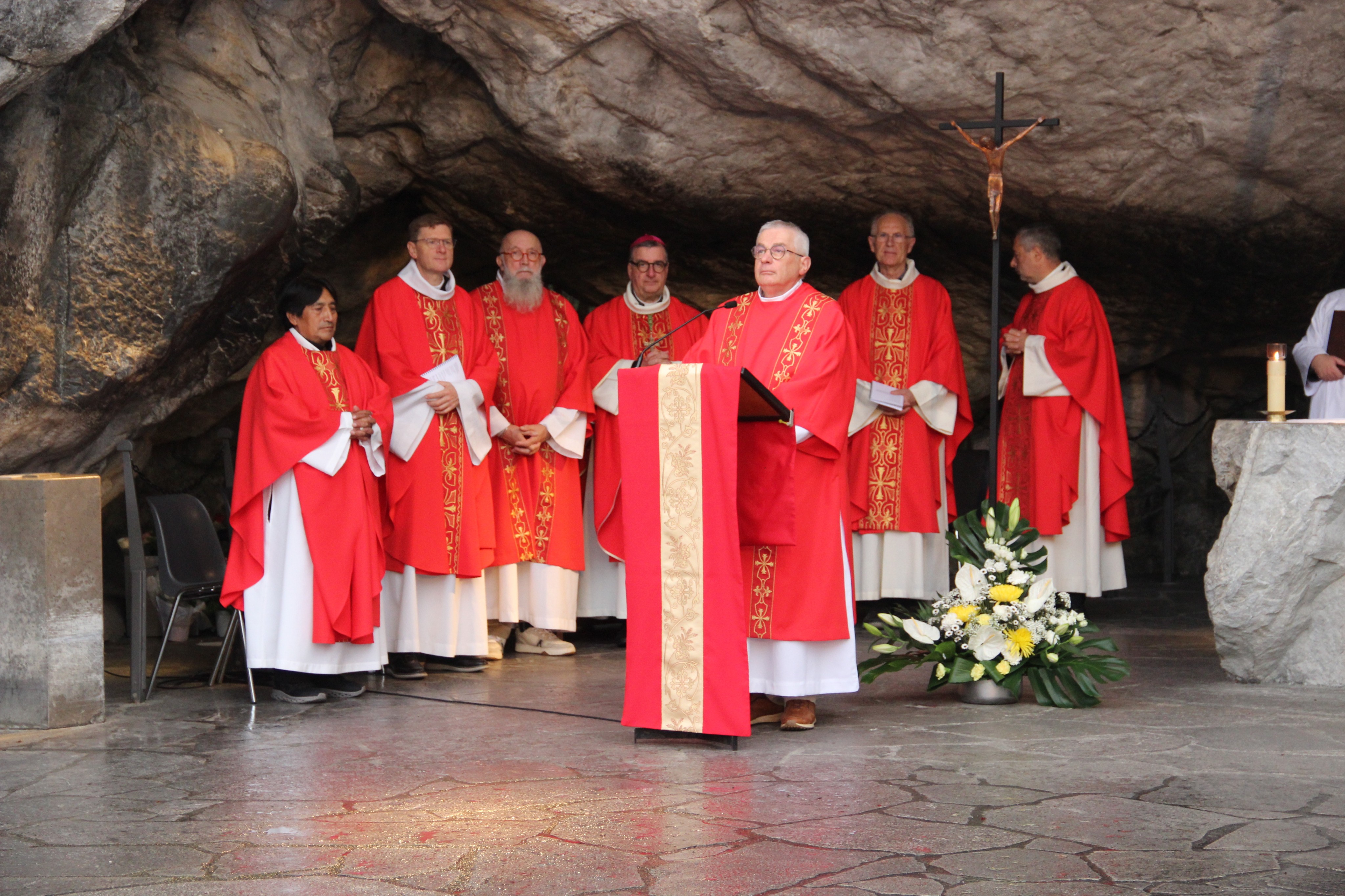 Messe à la Grotte