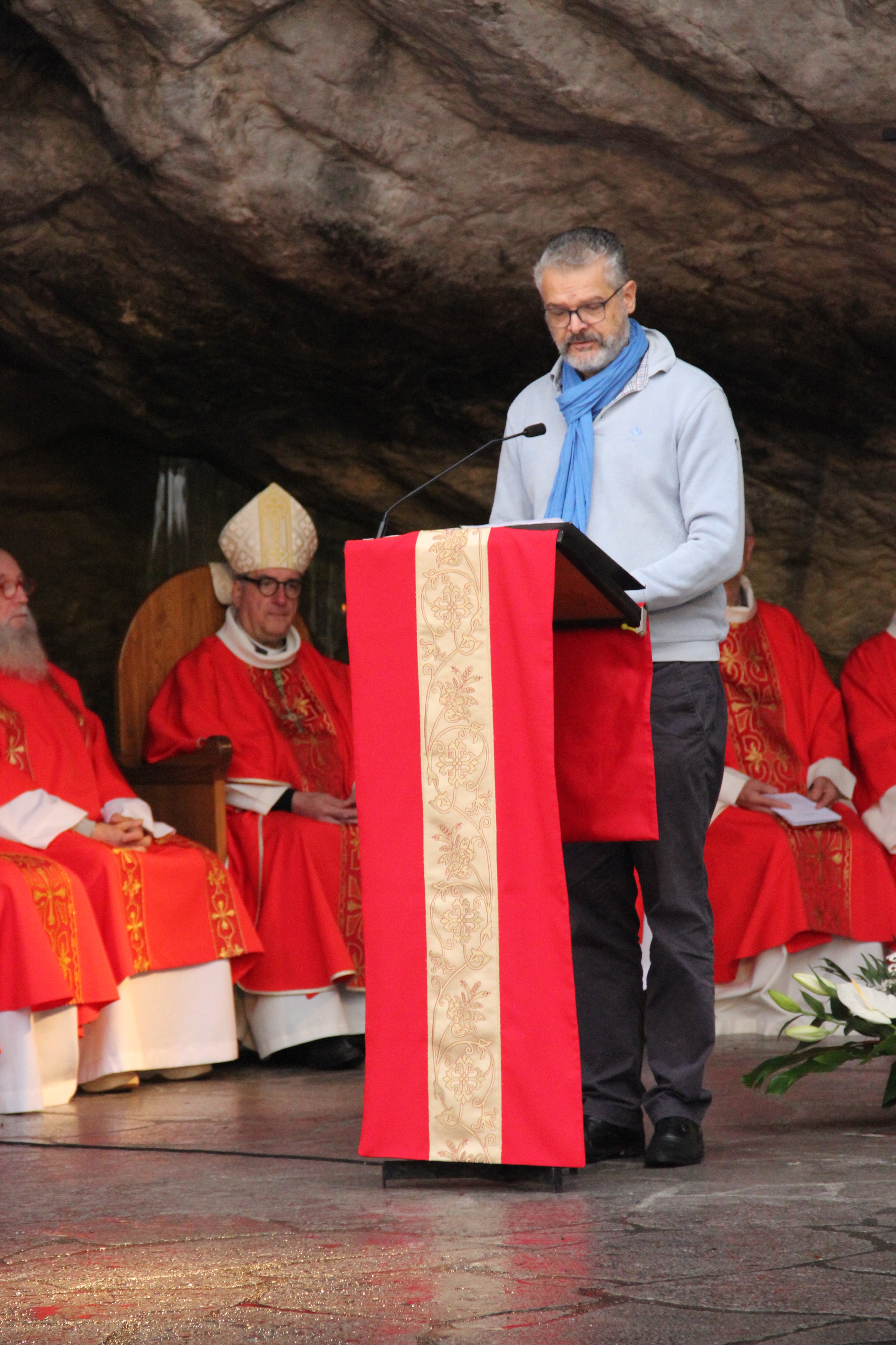 Messe à la Grotte